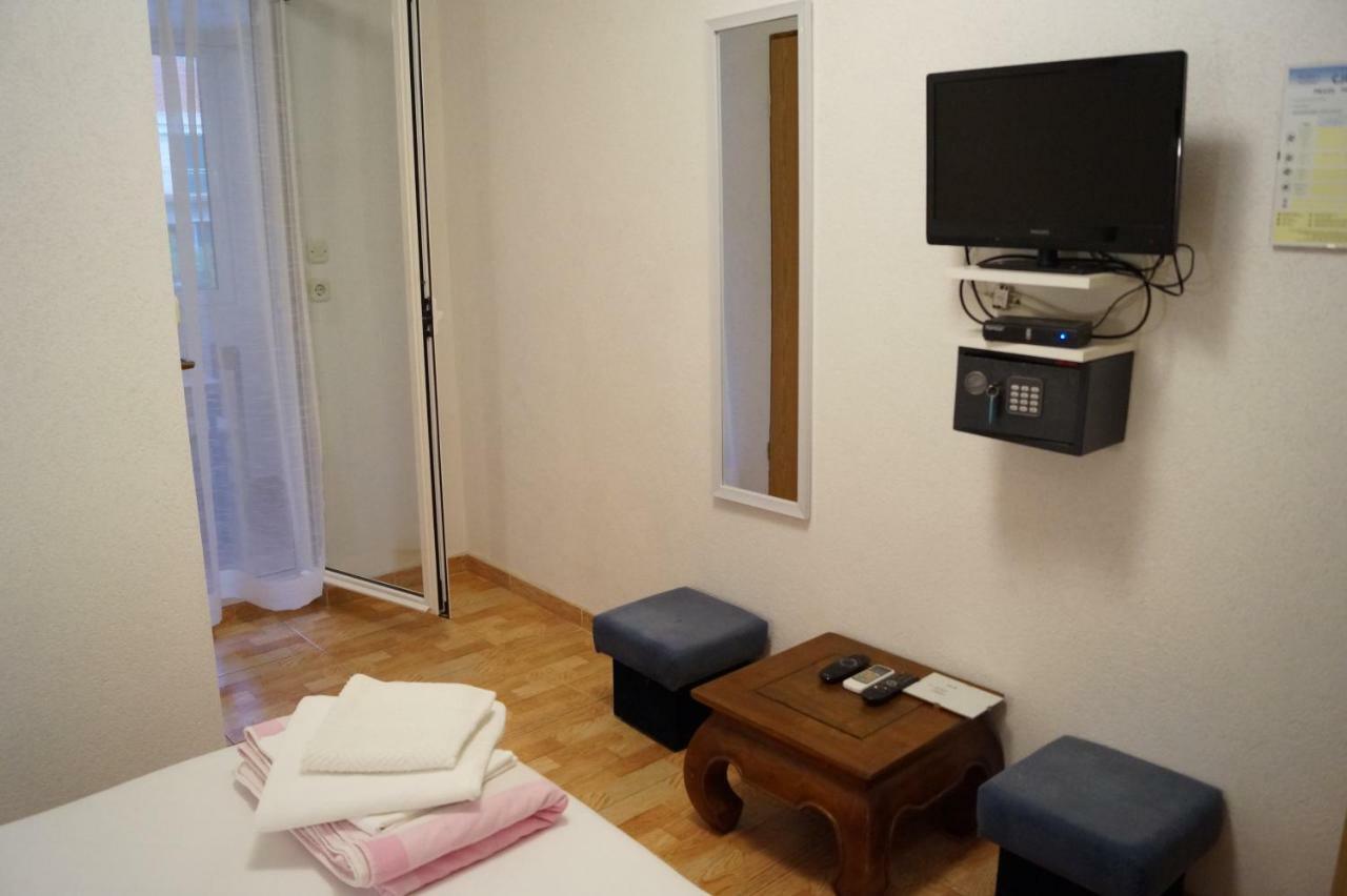 Apartments Mario With Private Parking Makarská Exteriér fotografie